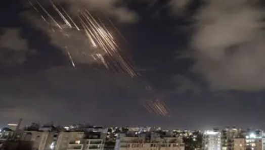 إيران ترسم خطوط النار: حرب شاملة تمتد لقلب "ت